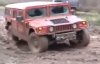 Hummer H1 in de mud